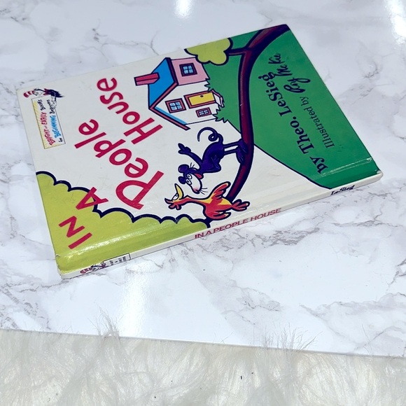 In a People House Children's Book by Dr Seuss - Picture 15 of 15